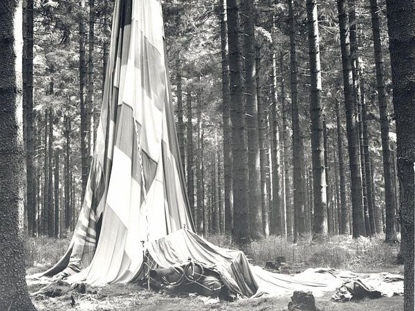 Az idő előtt leszállt ballonról egy kép, a Stasi archívumából