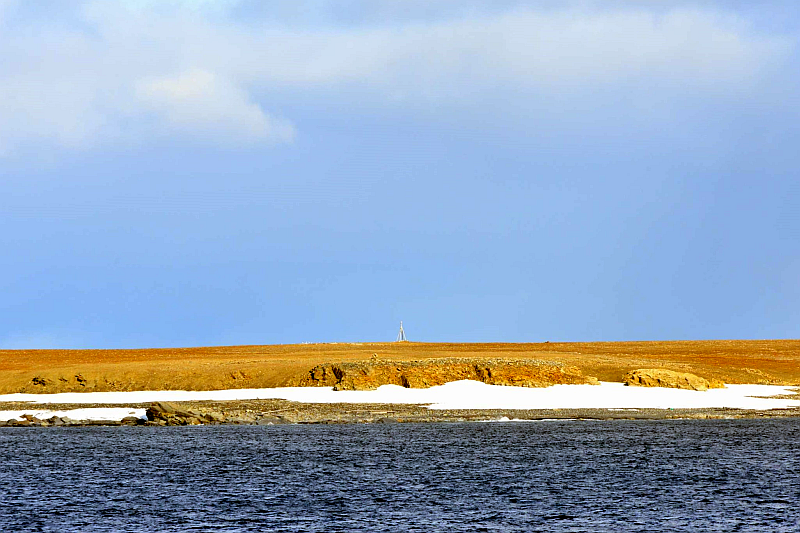 Barents-öböl (Willem Barents sírhelye; 76°27′N 68°42′E)) Barents-öböl (Willem Barents sírhelye; 76°27′N 68°42′E))
